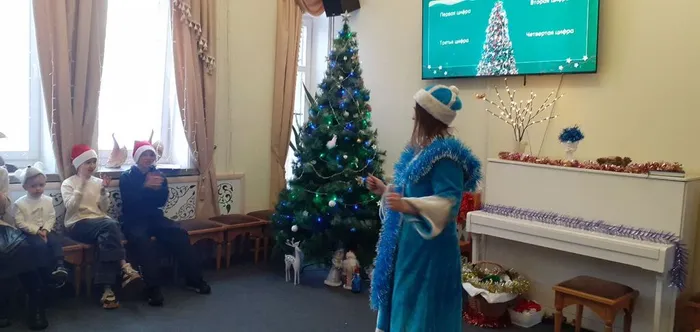 photo_5368772591486701466_y