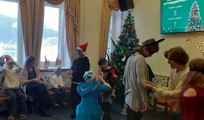 photo_5368772591486701425_y