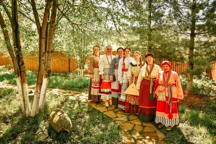 гл
