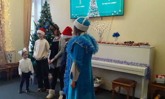 photo_5368772591486701443_y