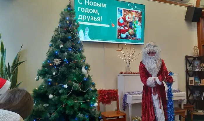 photo_5368772591486701413_y