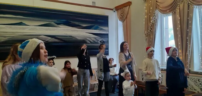 photo_5368772591486701464_y